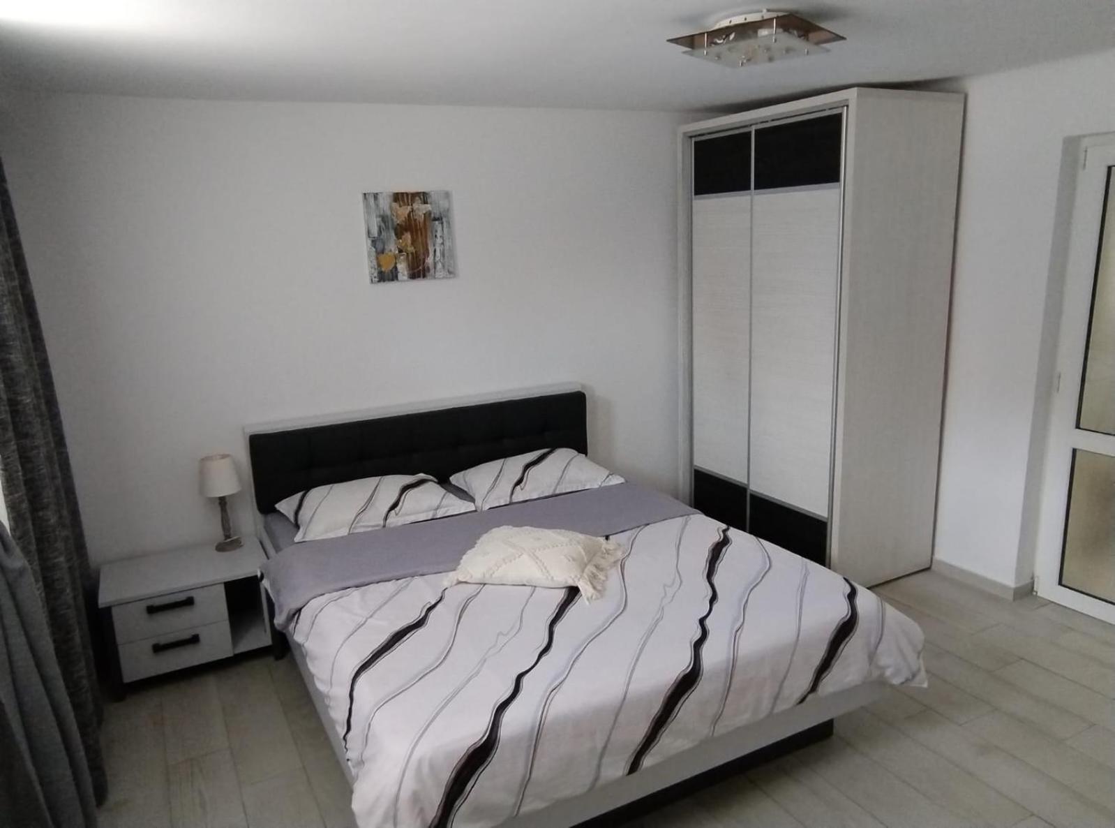 La Relax Apartment Брашов Екстериор снимка