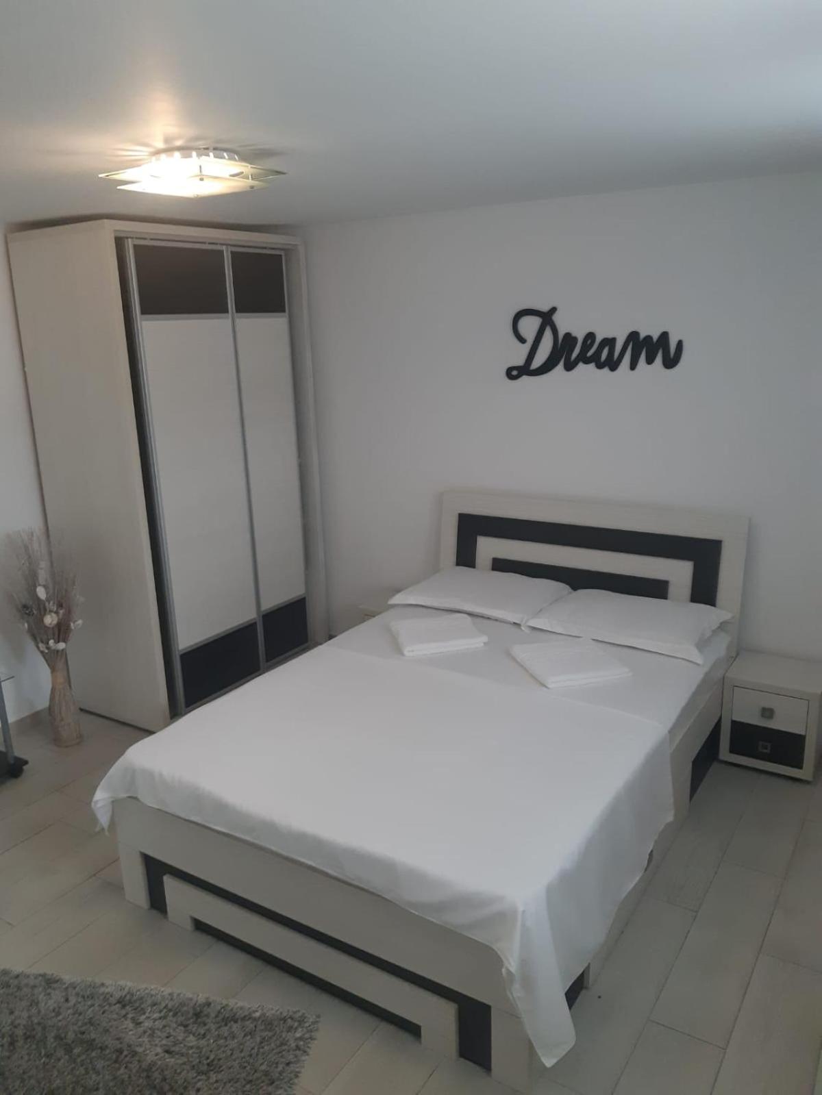 La Relax Apartment Брашов Екстериор снимка