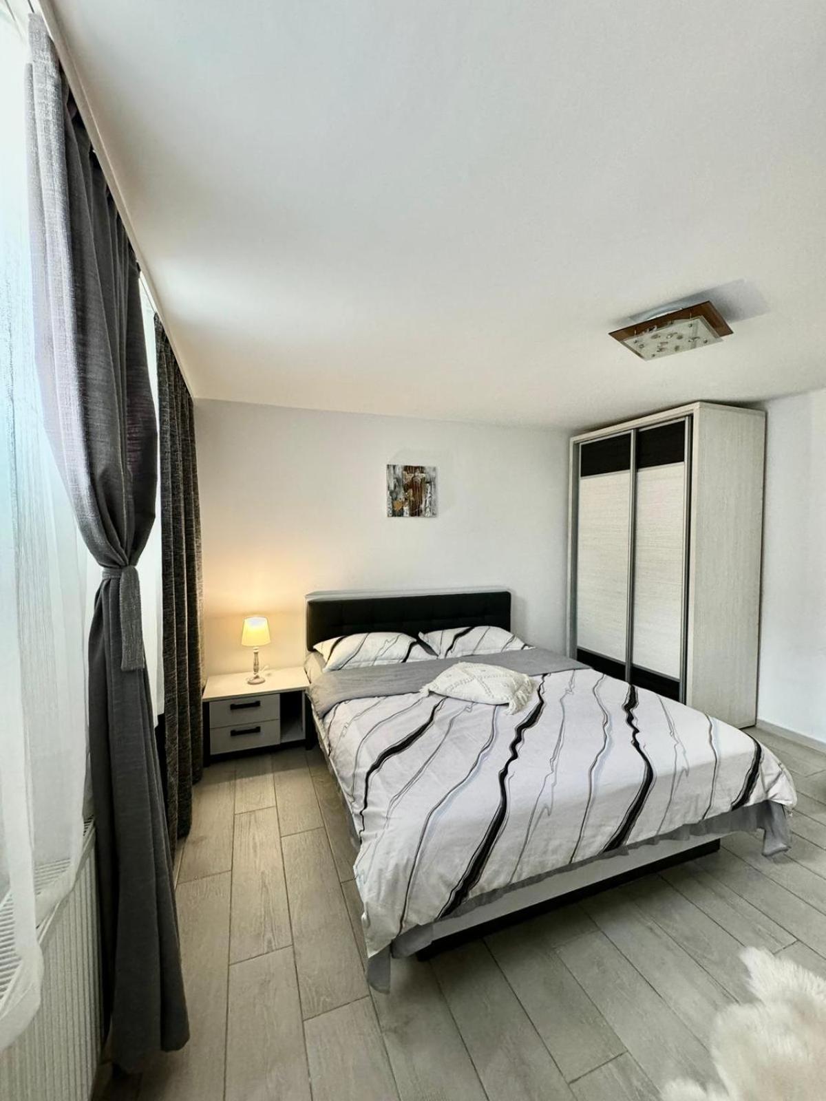 La Relax Apartment Брашов Екстериор снимка