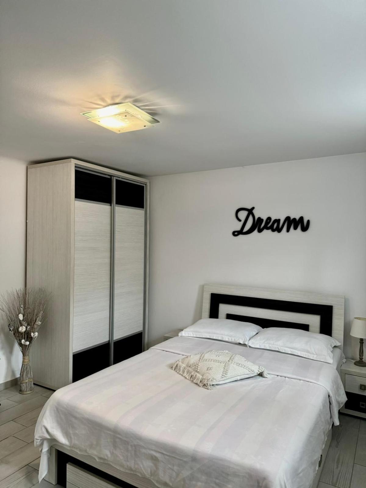 La Relax Apartment Брашов Екстериор снимка